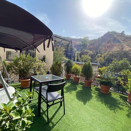 Brand New Apartment With Terrace Tbilisi Exterior photo