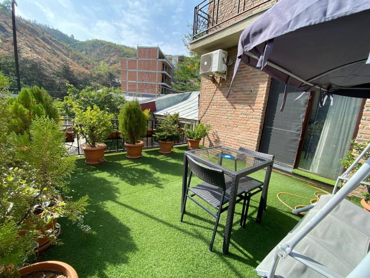 Brand New Apartment With Terrace Tbilisi Exterior photo