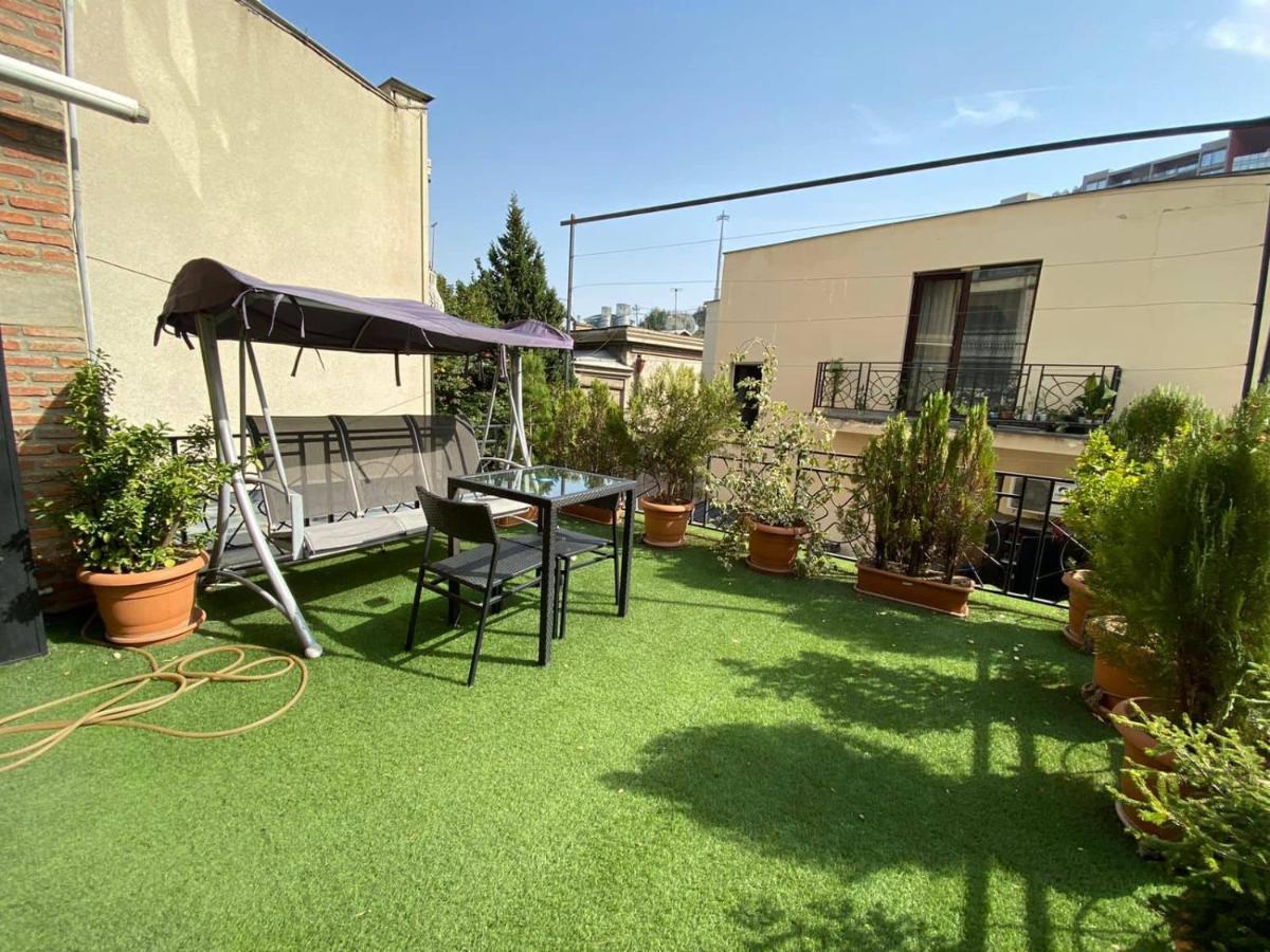 Brand New Apartment With Terrace Tbilisi Exterior photo