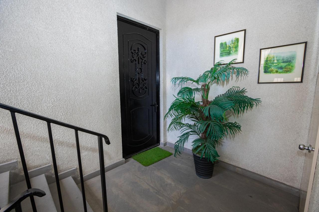 Brand New Apartment With Terrace Tbilisi Exterior photo