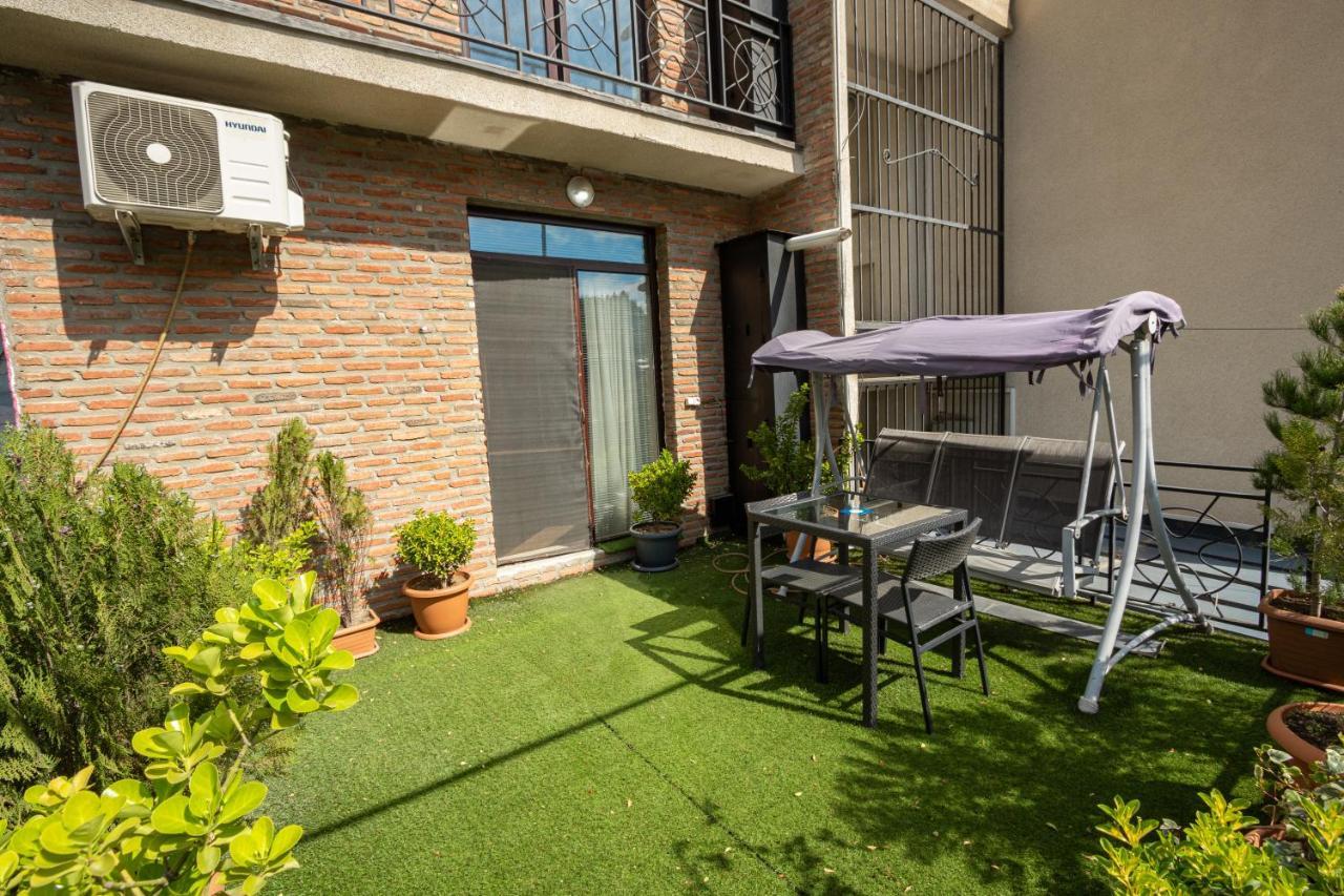 Brand New Apartment With Terrace Tbilisi Exterior photo