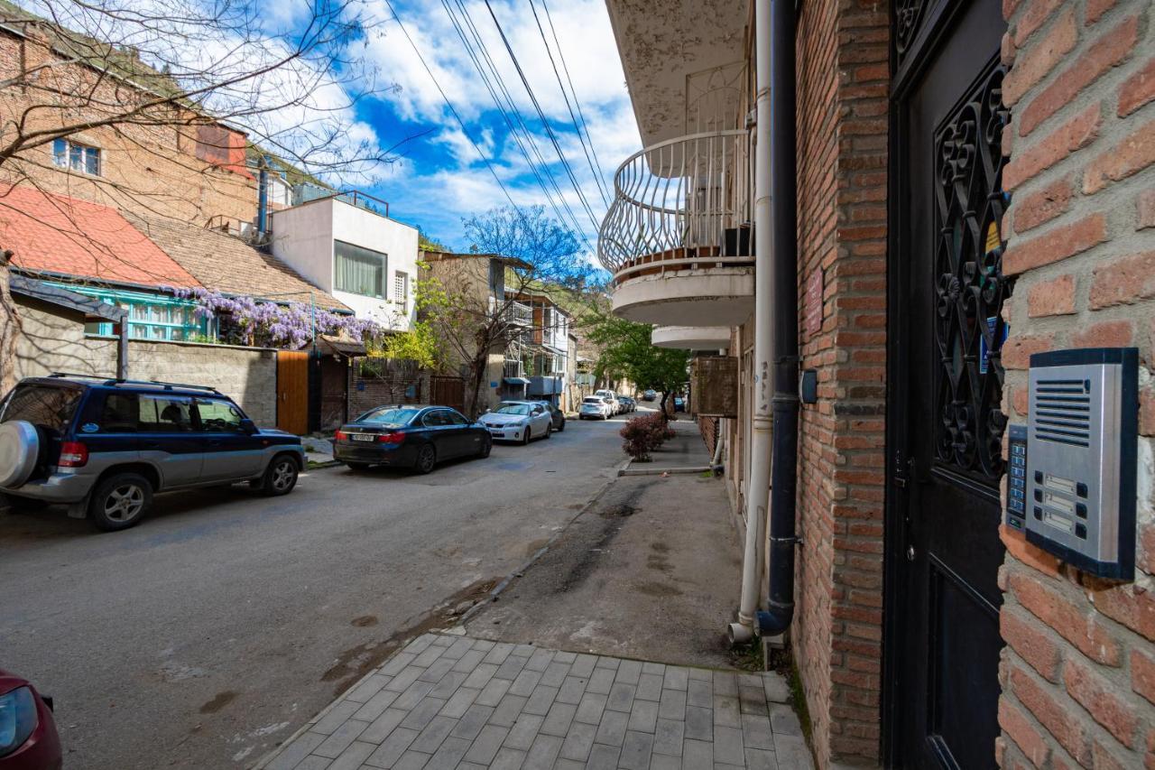 Brand New Apartment With Terrace Tbilisi Exterior photo