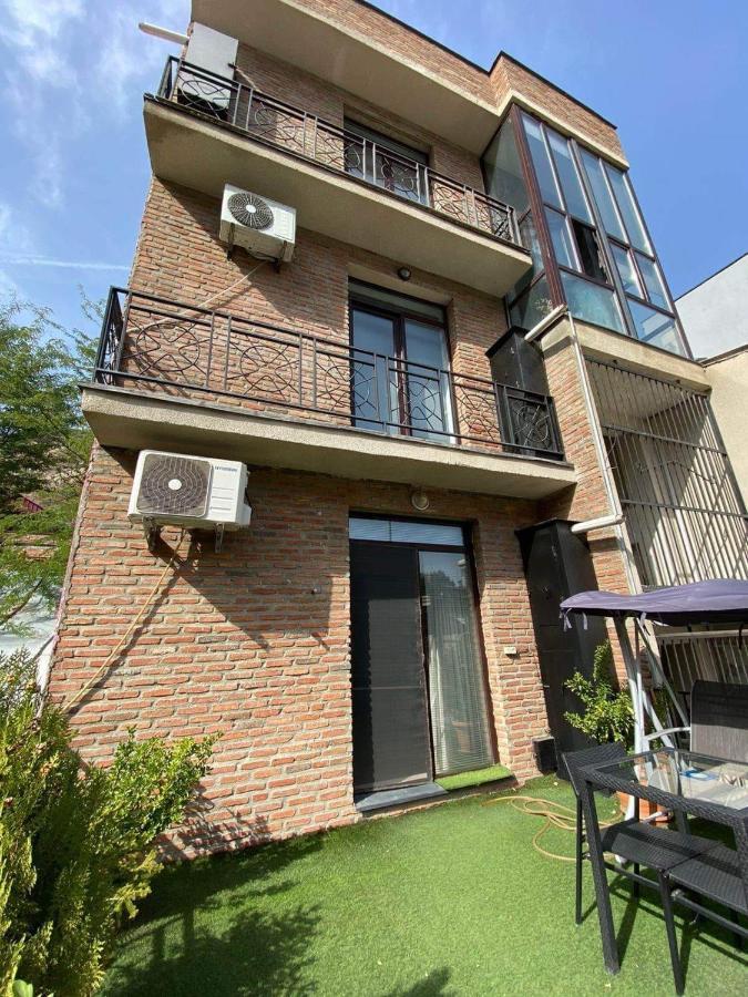 Brand New Apartment With Terrace Tbilisi Exterior photo